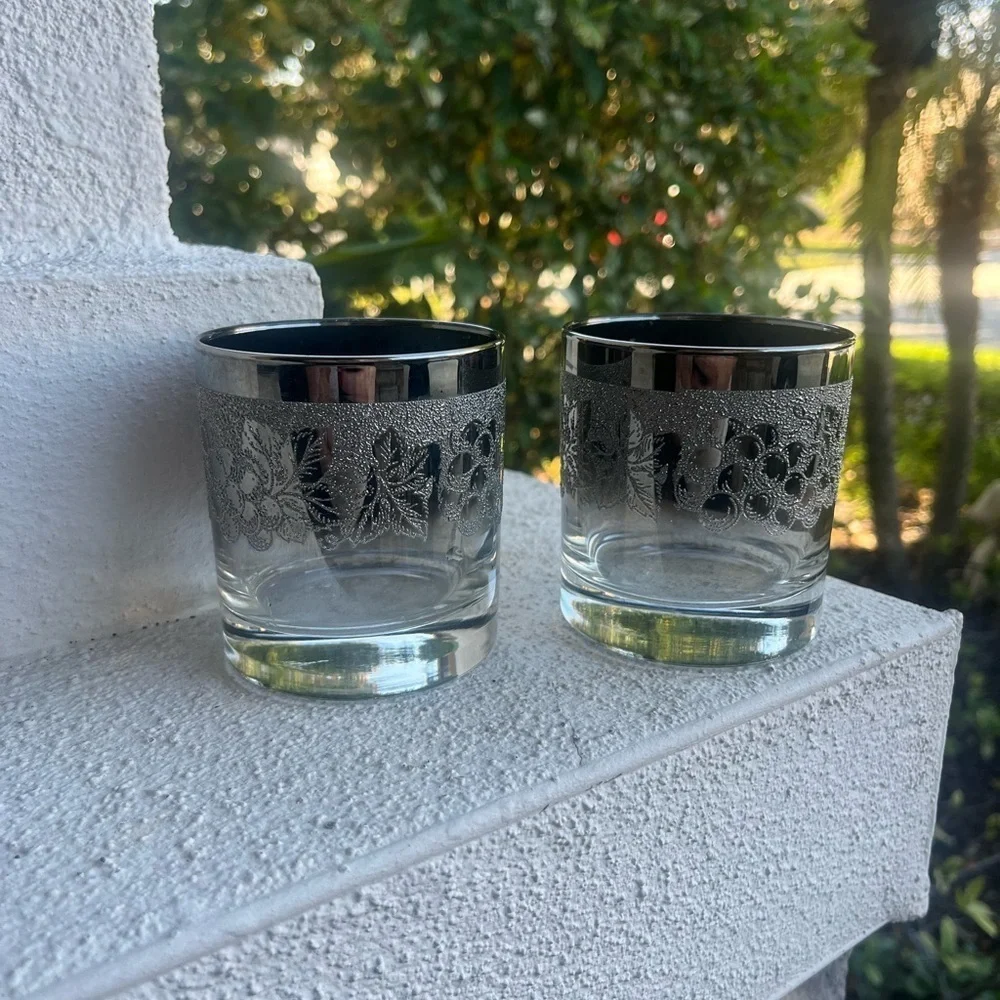 Silver Fade MCM Glasses Barware Embossed Ombré High Ball 4 In Tall Set of 2